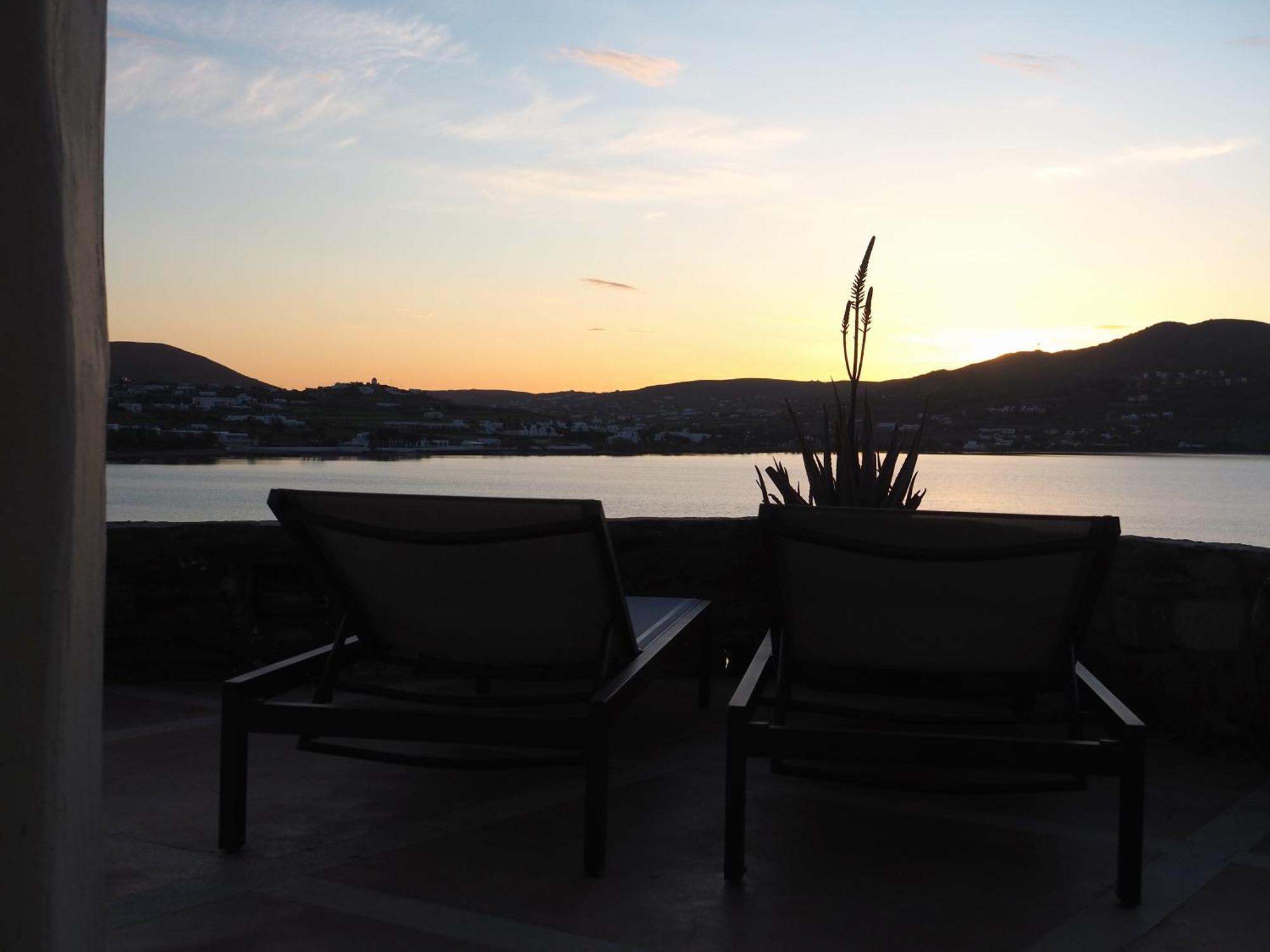 Ochre Dream, Beach Front & Sunset Villa Naousa Oda fotoğraf
