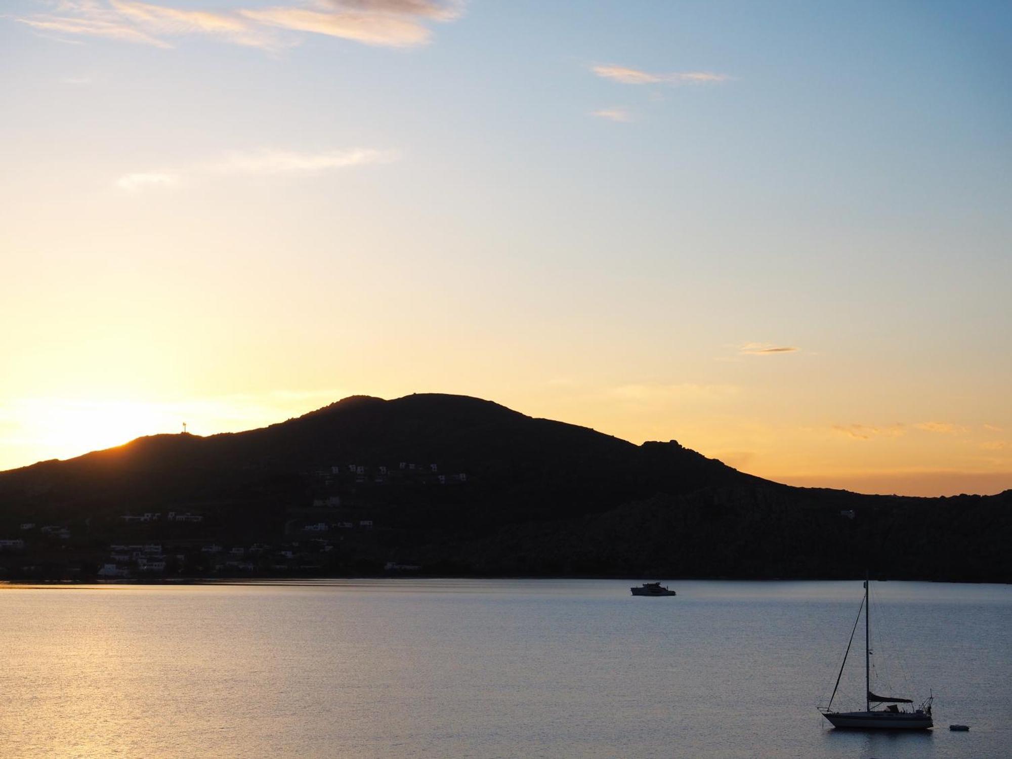 Ochre Dream, Beach Front & Sunset Villa Naousa Oda fotoğraf